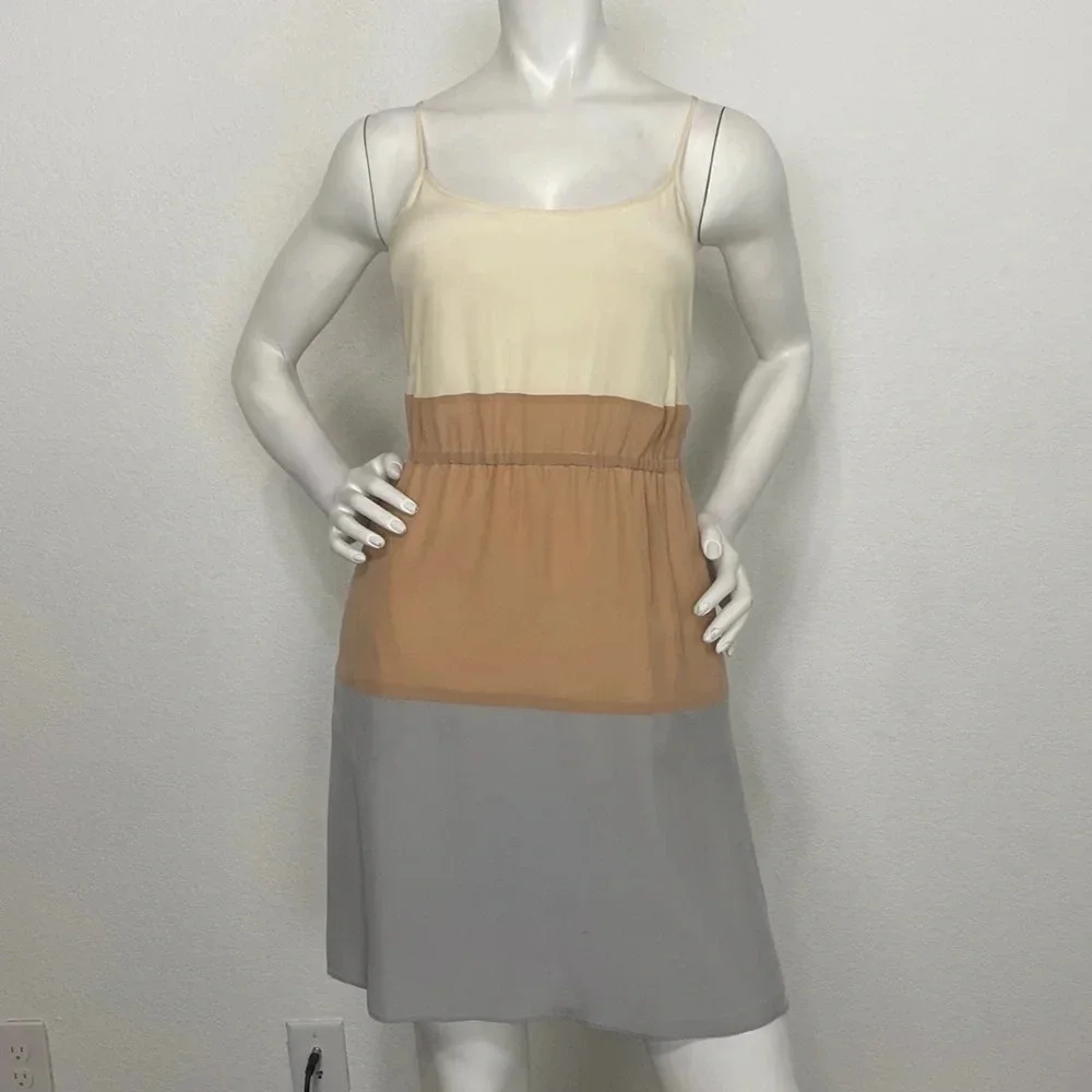 Broadway & Broome Cream Tan Gray 100% Silk Colorblock Pullover Dress Size 4 - Picture 2 of 9